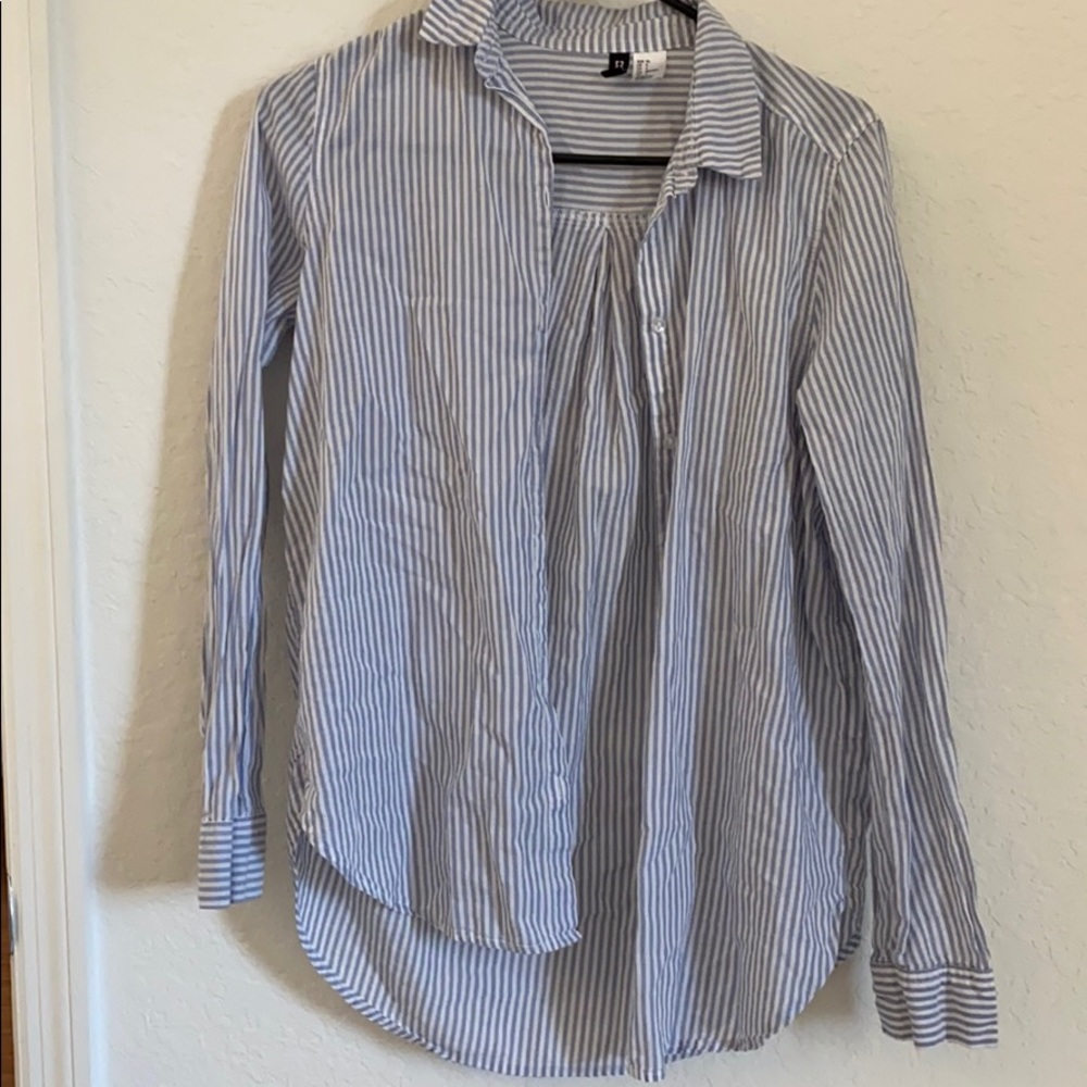 Basic pinstripe button-up